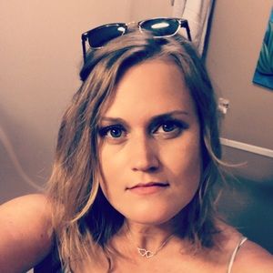 Meet your Posher, Deana